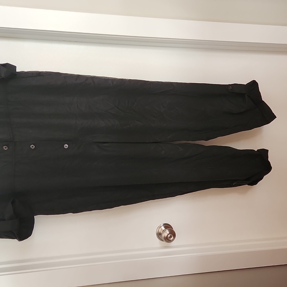 NWT BANANA REPUBLIC BLACK BUTTON DOWN JUMPSUIT - Picture 3 of 15